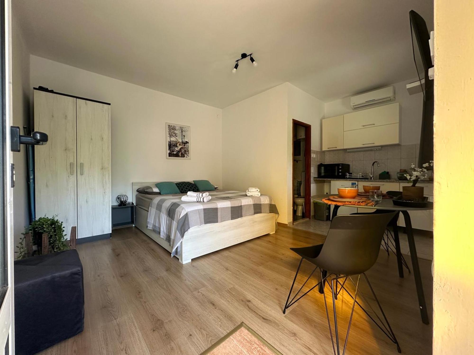 Studio Apartment Coce Trogir Buitenkant foto