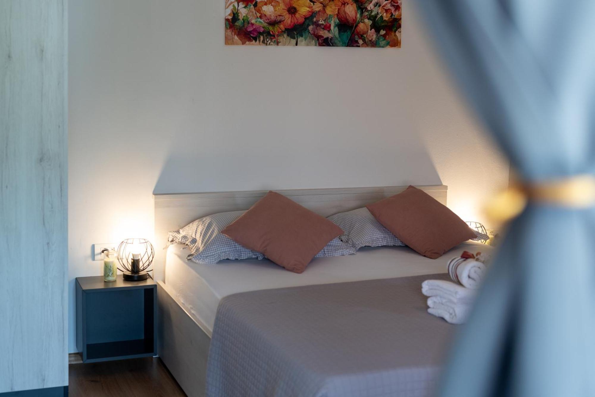 Studio Apartment Coce Trogir Buitenkant foto
