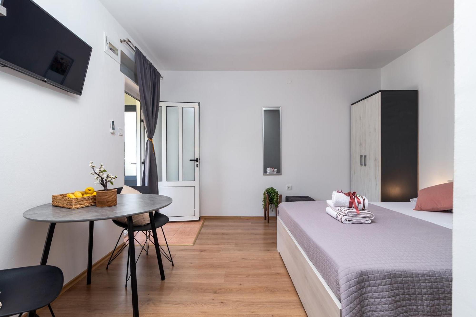 Studio Apartment Coce Trogir Buitenkant foto