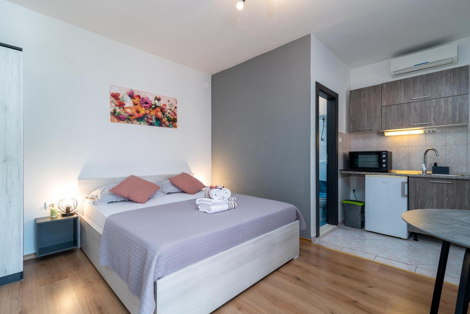 Studio Apartment Coce Trogir Buitenkant foto