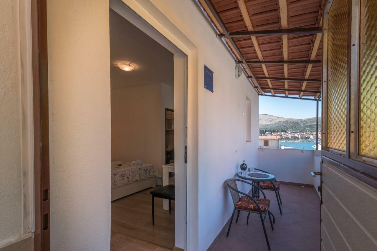 Studio Apartment Coce Trogir Buitenkant foto