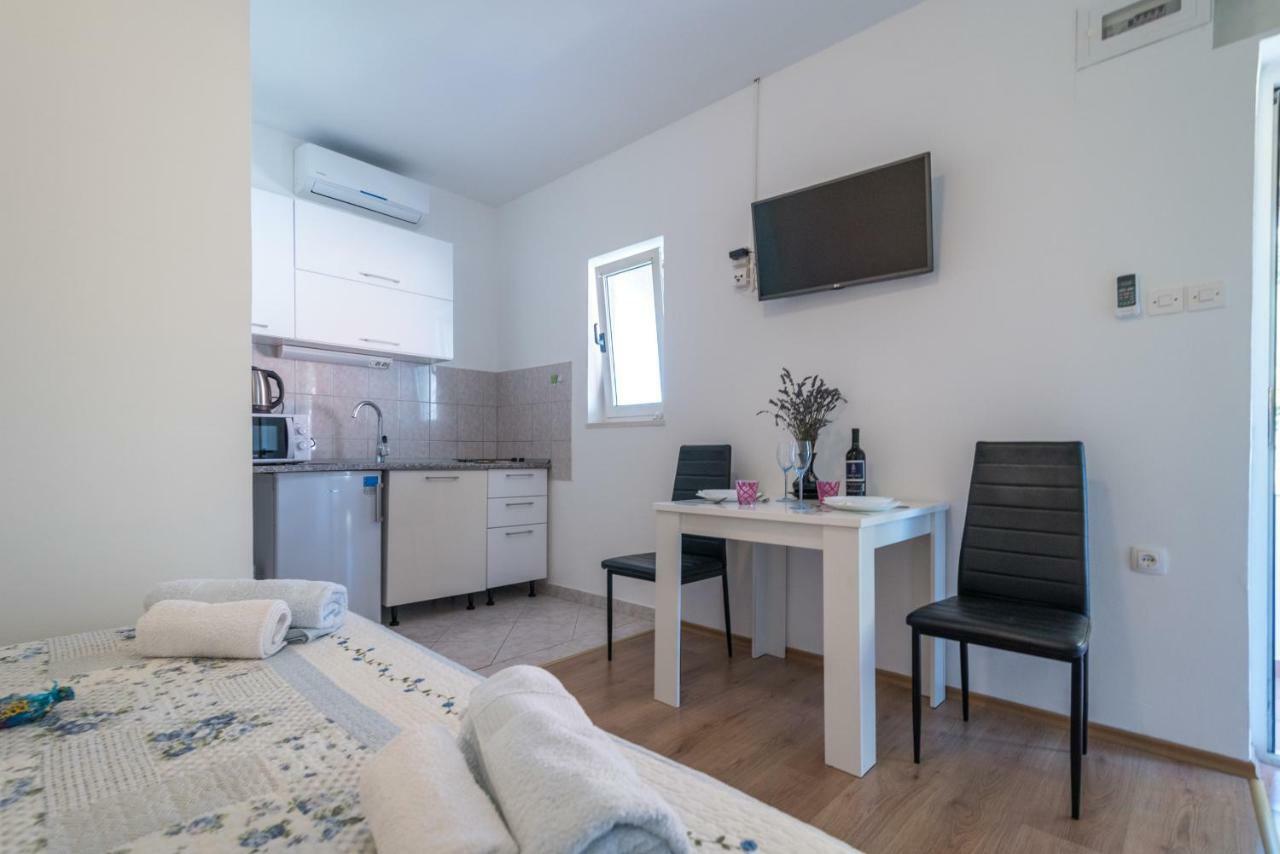 Studio Apartment Coce Trogir Buitenkant foto