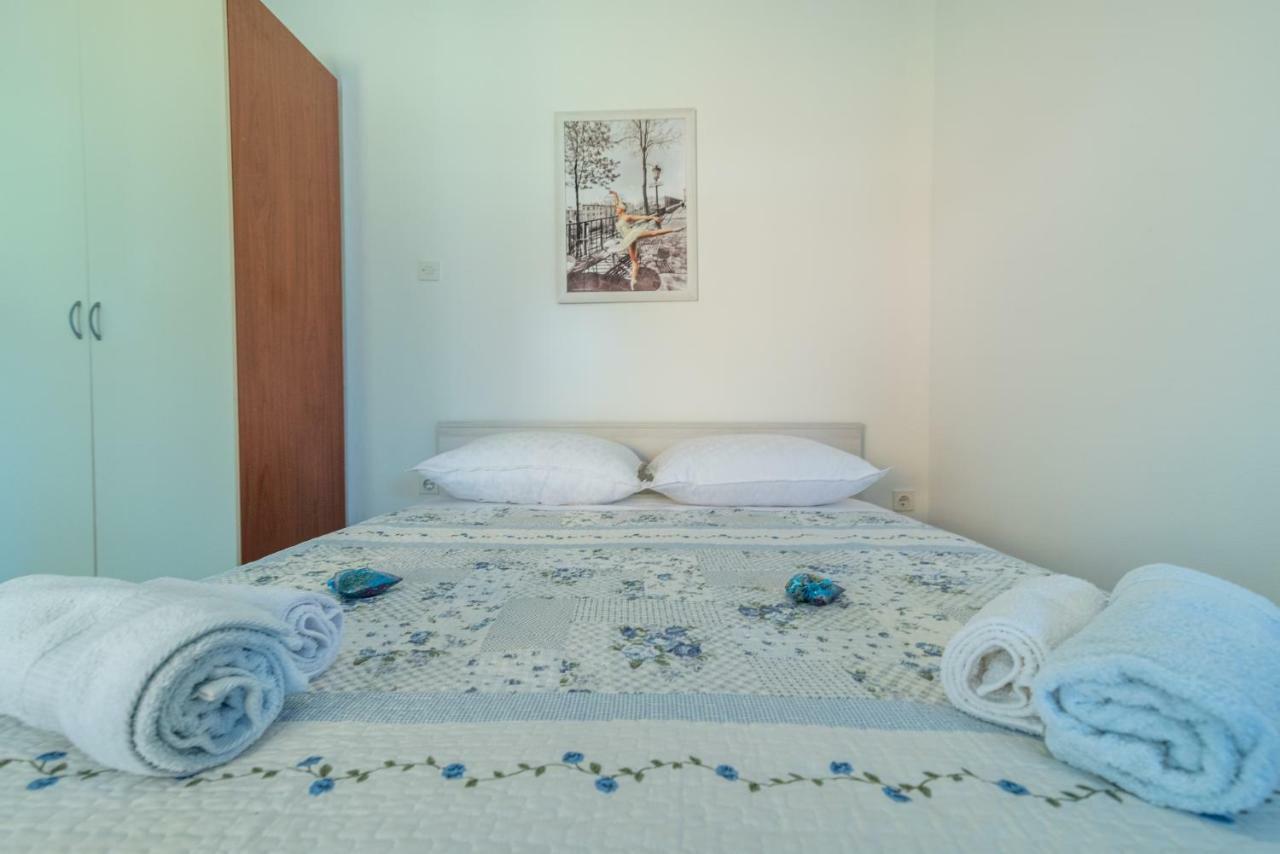Studio Apartment Coce Trogir Buitenkant foto
